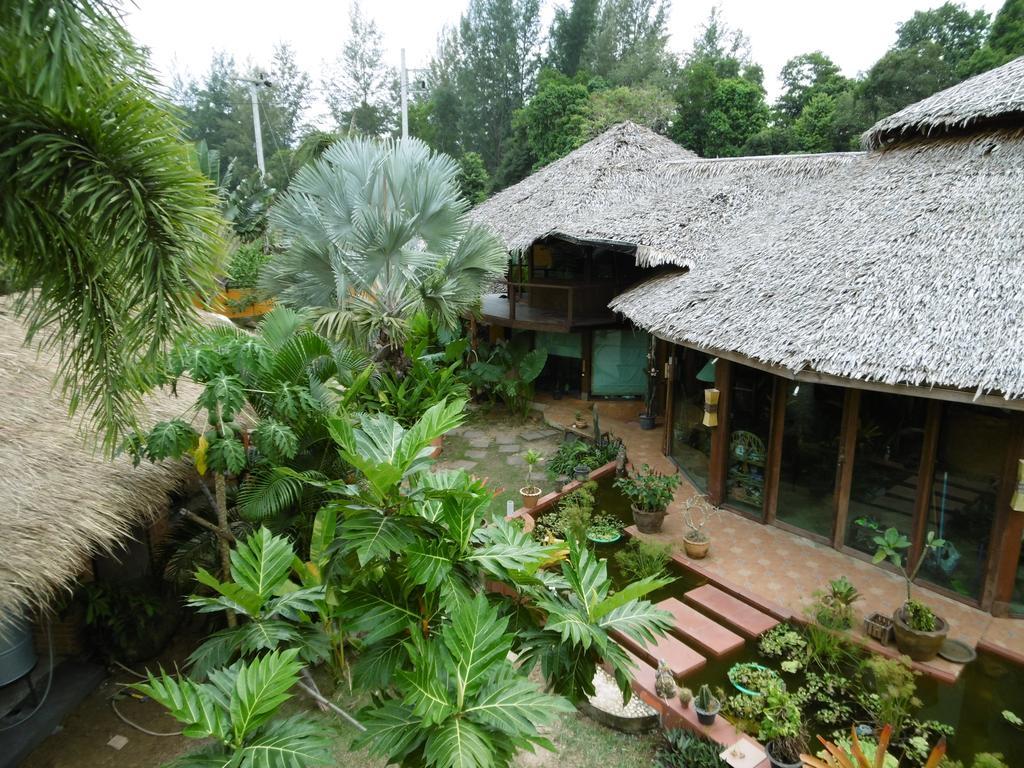 Relax Eco Life Center - Khao Lak Hotel Exterior photo